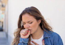 ਇਹ ਚੀਜ਼ਾਂ ਪਲਾਂ ਵਿੱਚ ਗਾਇਬ ਕਰ ਦੇਣਗੀਆਂ ਤੁਹਾਡੀ ਖੰਘ! ਘਰ ਵਿੱਚ ਤਿਆਰ ਕੀਤੀ ਜਾਂਦੀ ਹੈ ਇਹ ਖਾਸ ਦਵਾਈ…ਜਾਣੋ ਤਰੀਕਾ