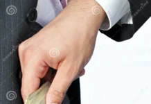 Zero tolerance against corruption : Vigilance Bureau nabs private person taking Rs 20000 bribe