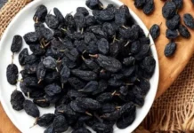 ਤੁਹਾਡੀਆਂ ਹੱਡੀਆਂ ਨੂੰ ਪੱਥਰ ਵਾਂਗ ਮਜ਼ਬੂਤ ਬਣਾ ਸਕਦੀ ਹੈ ਕਾਲੀ ਸੌਗੀ, ਜਾਣੋ ਇਸ ਨੂੰ ਖਾਣ ਨਾਲ ਕੀ ਹੁੰਦੇ ਹਨ ਲਾਭ